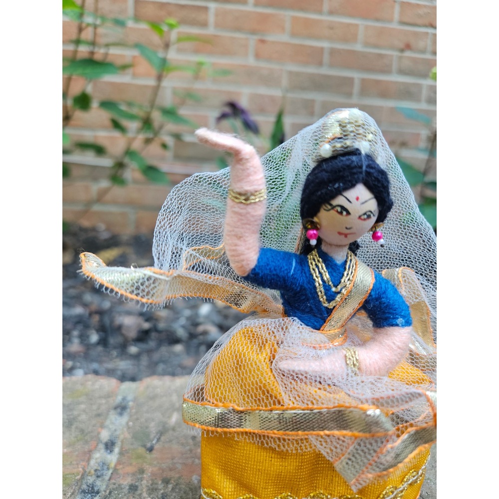 Vintage Handmade Indian Folk Art Manupuri Dancer Doll 6" - Picture 4 of 13